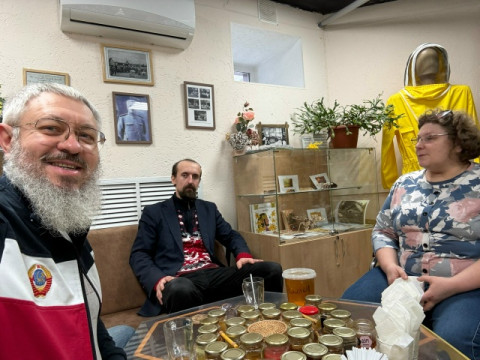 Дегустируем сбитень от медиков с Екатеринбурга.